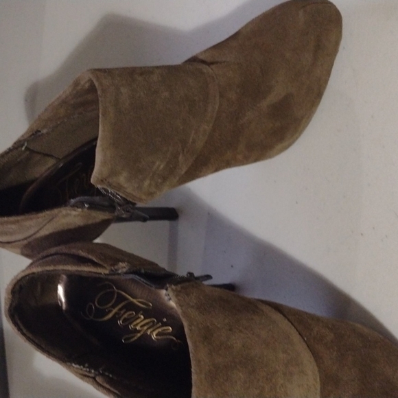 Fergie Heels size 6 - Picture 2 of 11